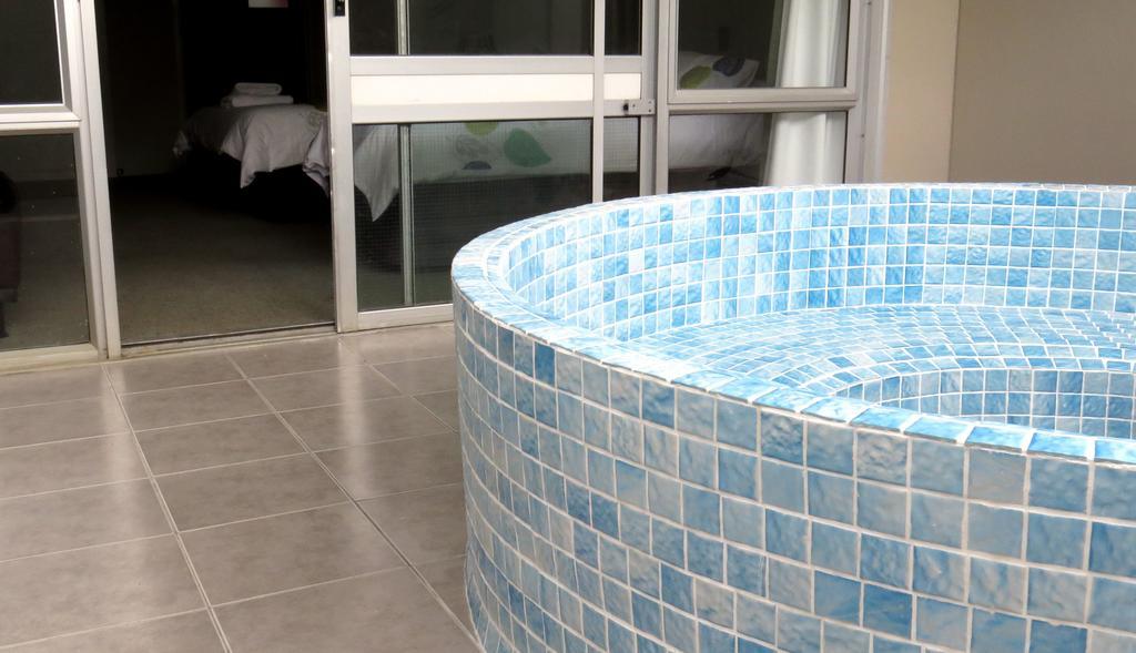 Kuirau Park Motor Lodge- Thermal Mineral Pool Rotorua Habitación foto